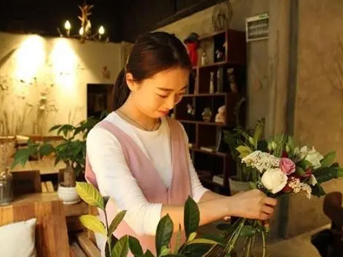 李菁